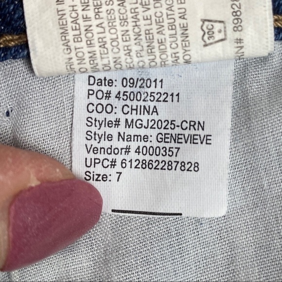 Material Girl Sparkly Rhinestone Distressed Tall Flare Jeans Women's Junior 7 - Picture 12 of 12